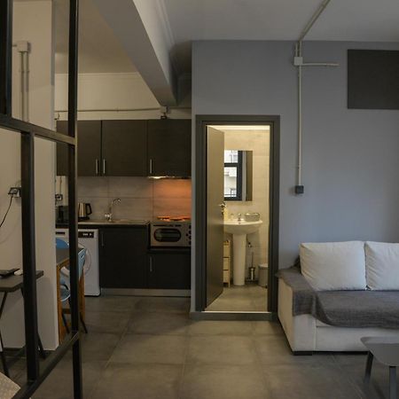 Virginia'S Boutique Apartments Athena Bagian luar foto